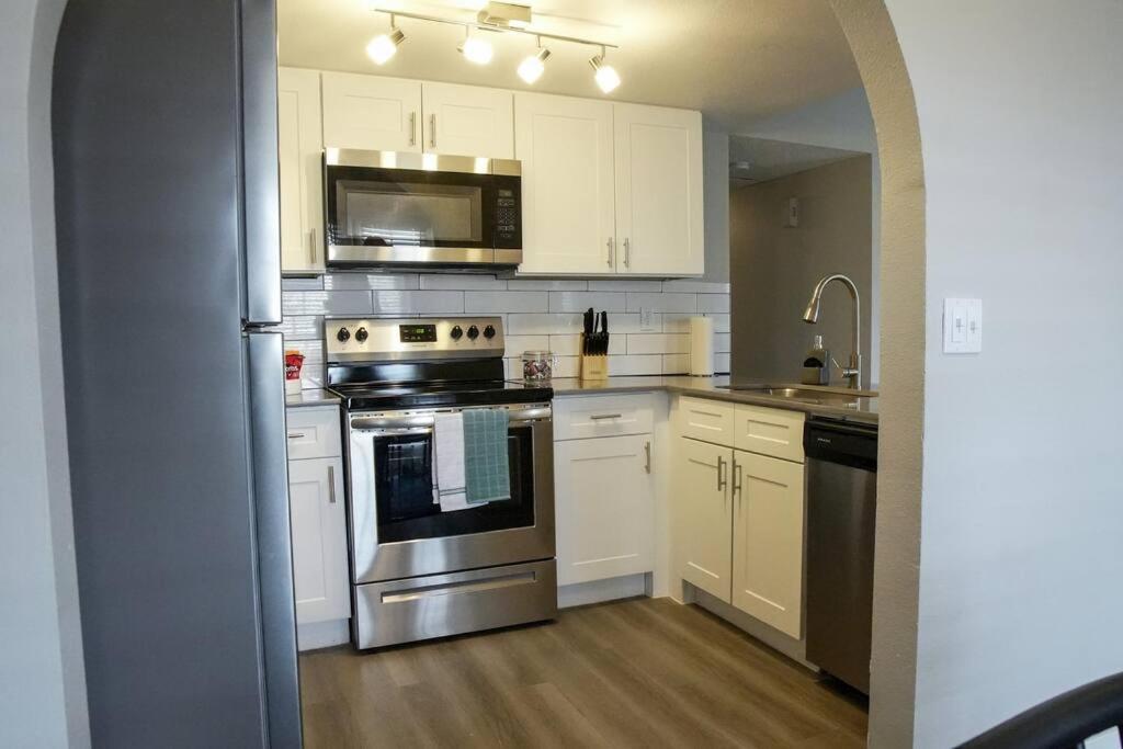 2 Bedroom Minutes From Las Vegas Strip And Airport Exterior foto