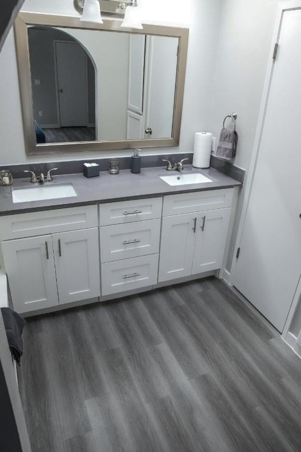 2 Bedroom Minutes From Las Vegas Strip And Airport Exterior foto